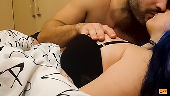 Vášnivá A Úmyslná Hra S Bradavkami Vedoucí K Intenzivnímu Orgasmu - Neomezený Orgasmus