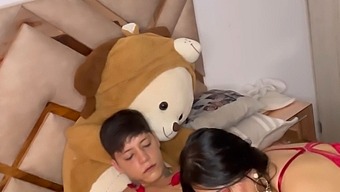 Young Girlfriend'S Naughty Valentine'S Day Surprise
