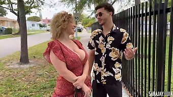Sara Jay, En Kurvig Puma, Blir Knullad Av En Välutrustad Ung Stud!