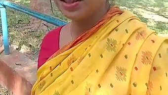 Desi Bhabi'S Hot And Sexy Story In A Beautiful Video